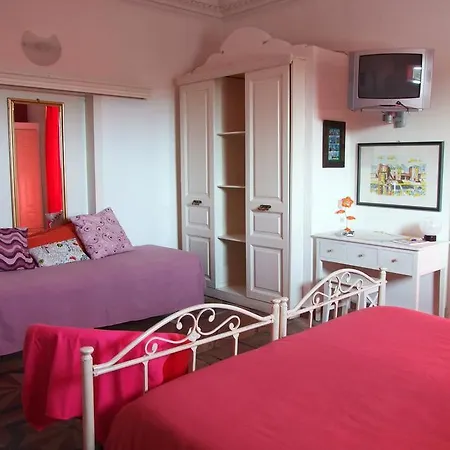 Bianca לינה וארוחת בוקר