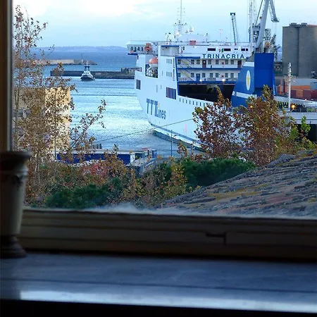 Bianca לינה וארוחת בוקר 3*